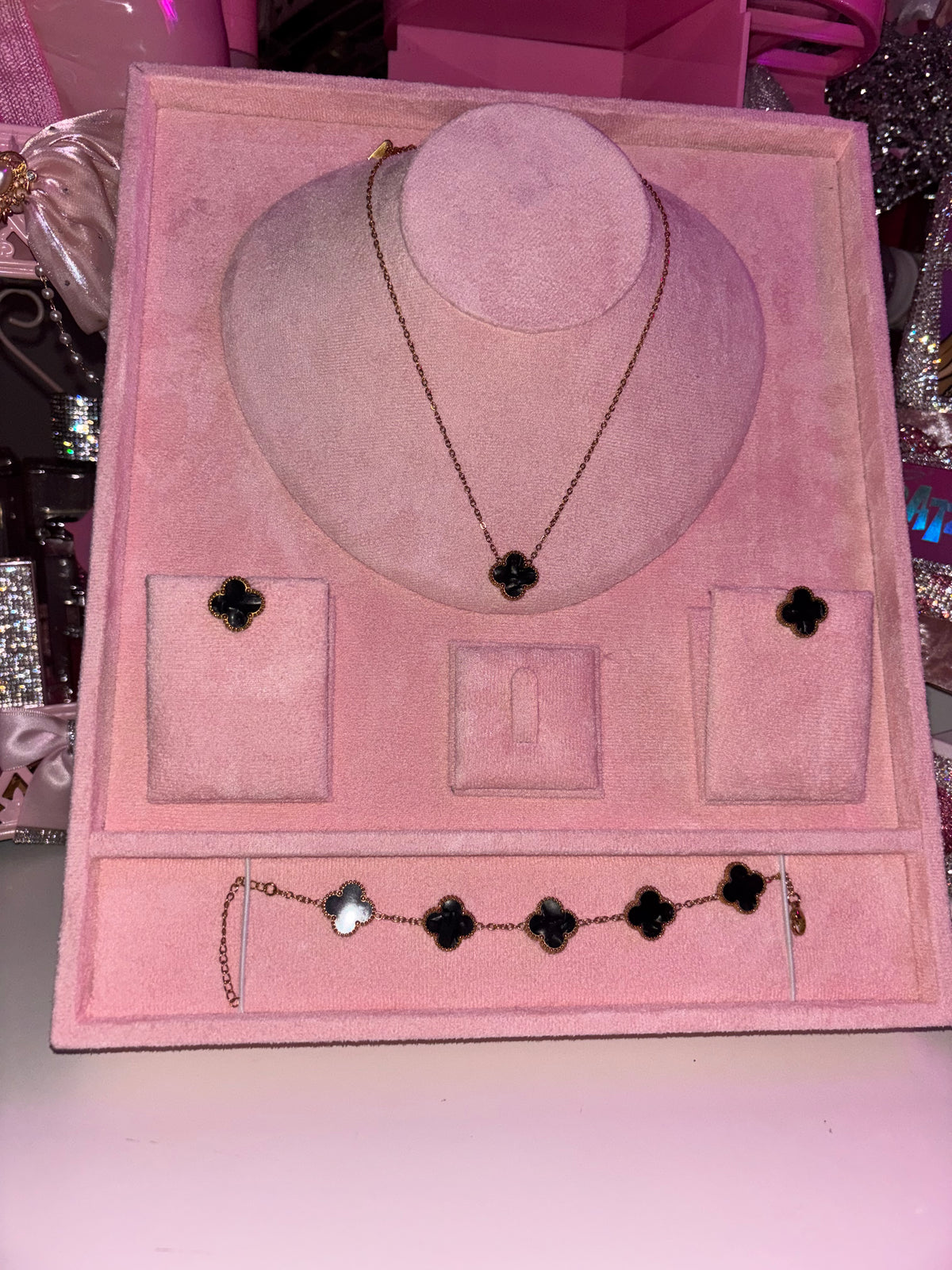 Pearl black & gold flower necklace, earrings and bracelet full set!