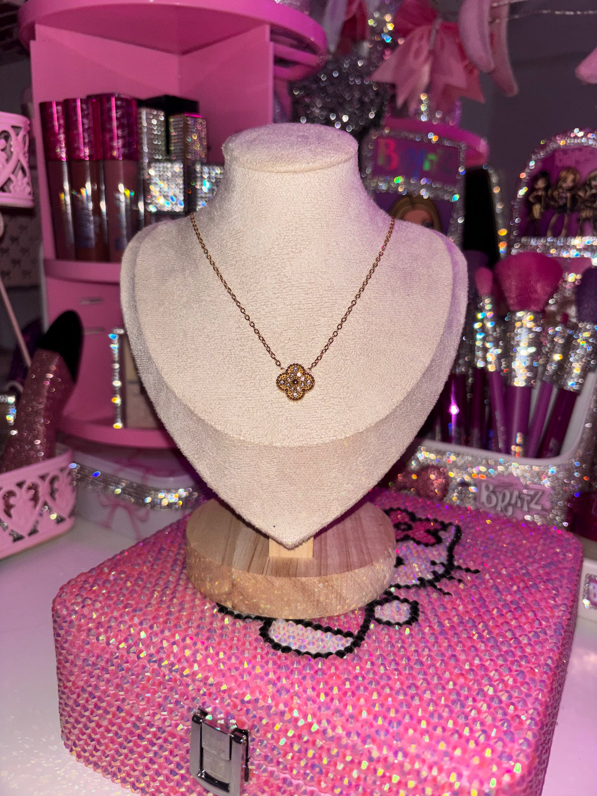 Gold DIAMOND clover necklace