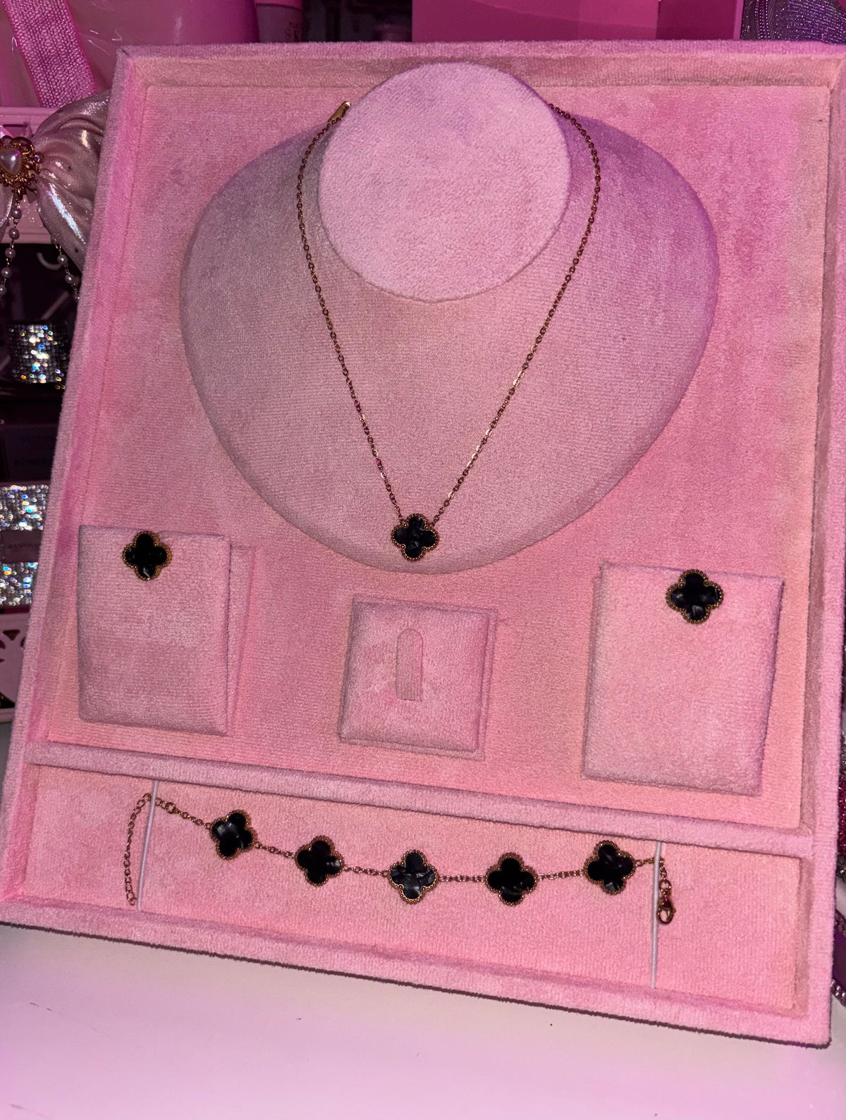 Pearl black & gold flower necklace, earrings and bracelet full set!