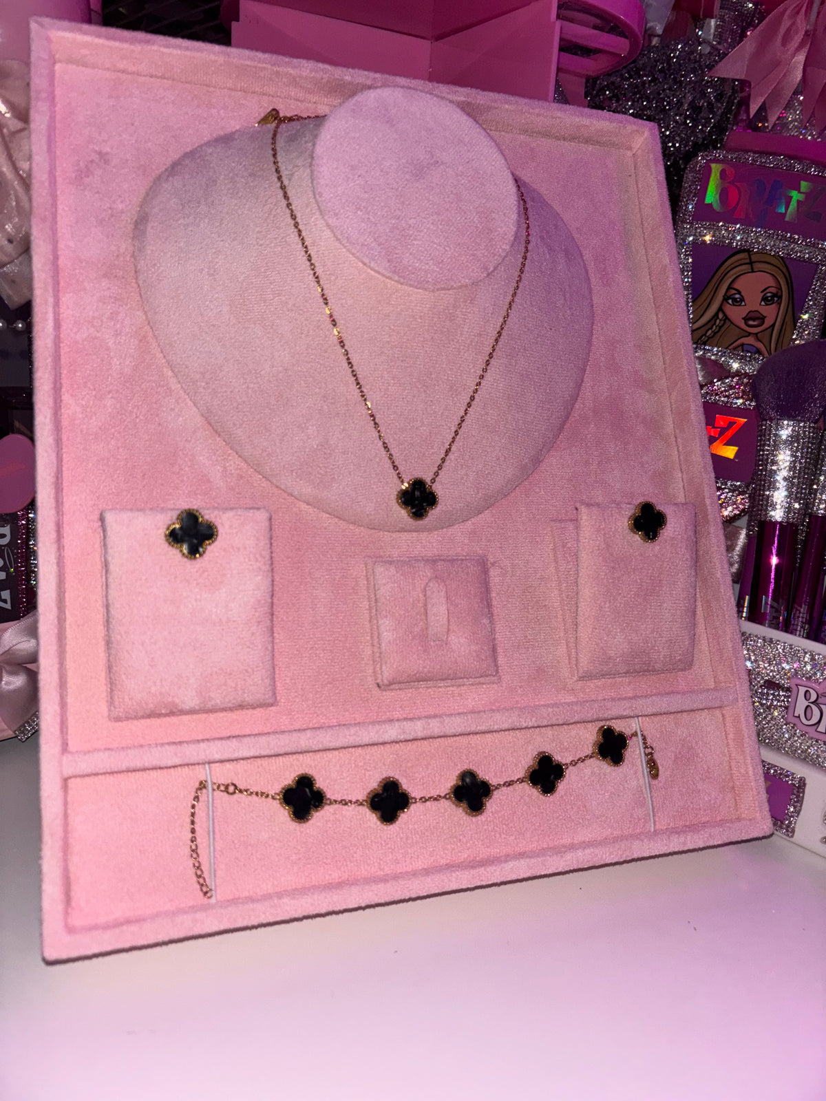 Pearl black & gold flower necklace, earrings and bracelet full set!