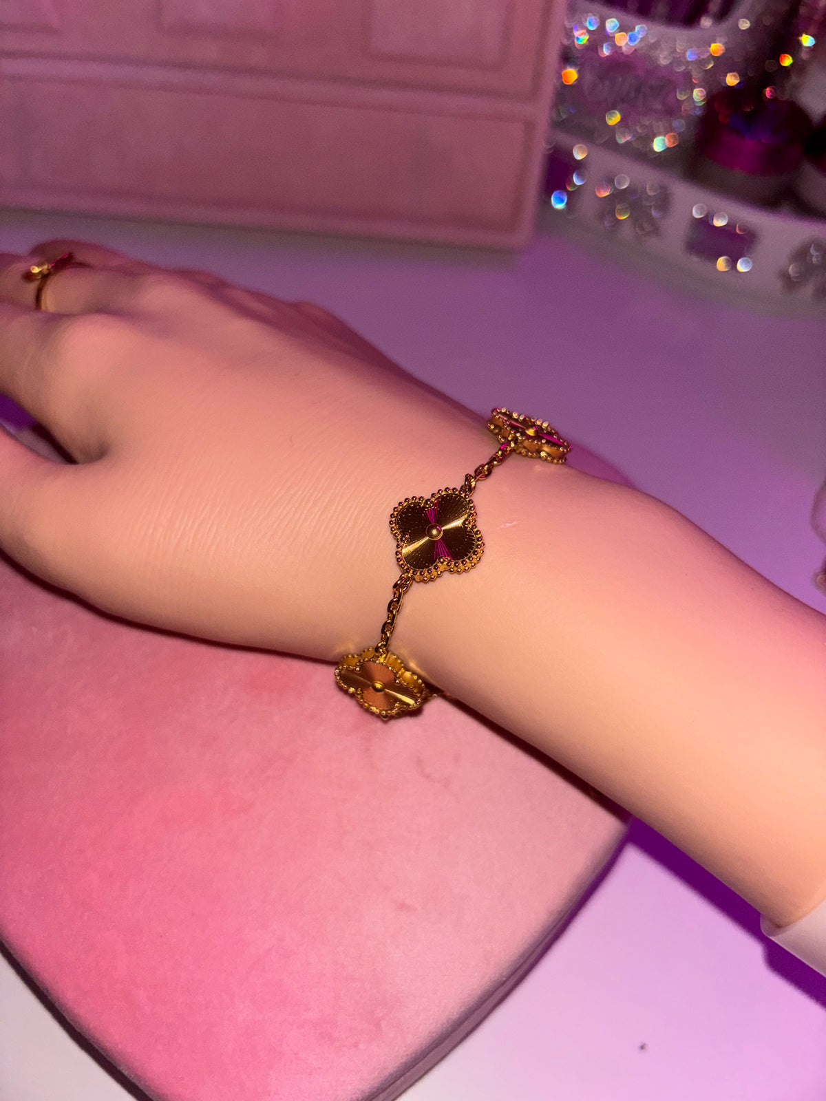 Gold clover bracelet
