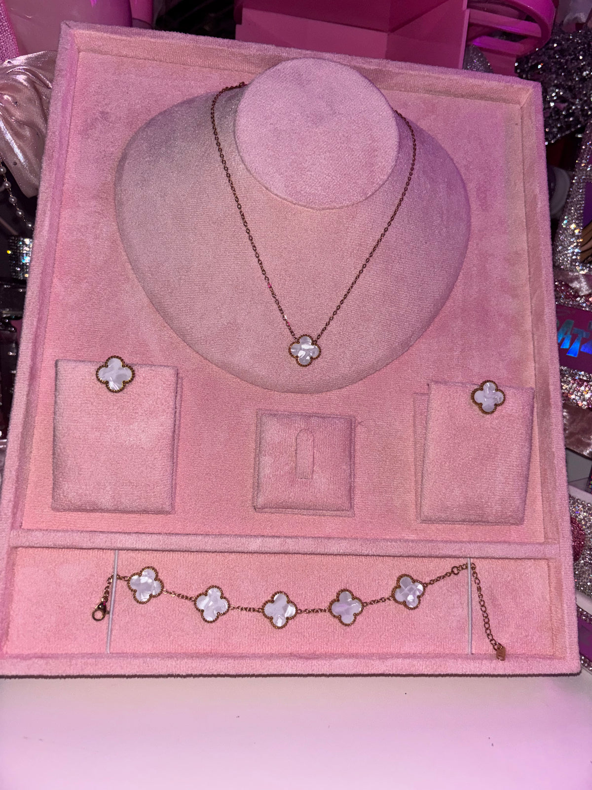 Pearl white & gold flower necklace earrings AND bracelet full set!